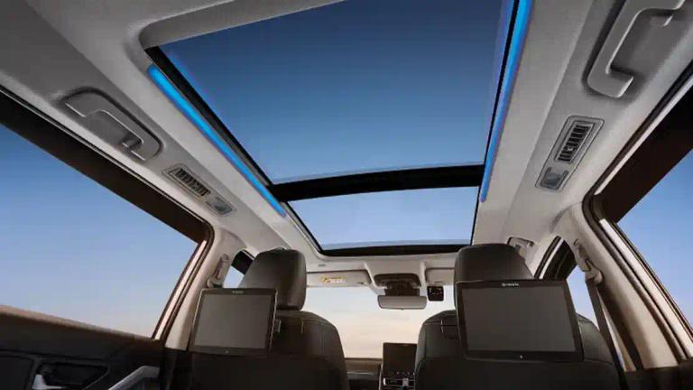 20250919T095705630ZPanoramicRetractableRoofAllQHEVAllVHEVType